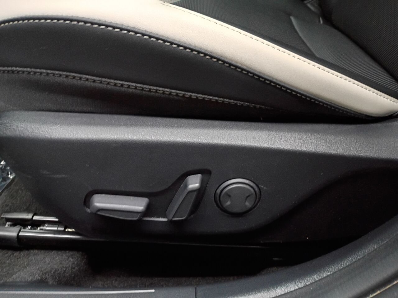 Kia K4 2025 Blanc Blainville - photo #17