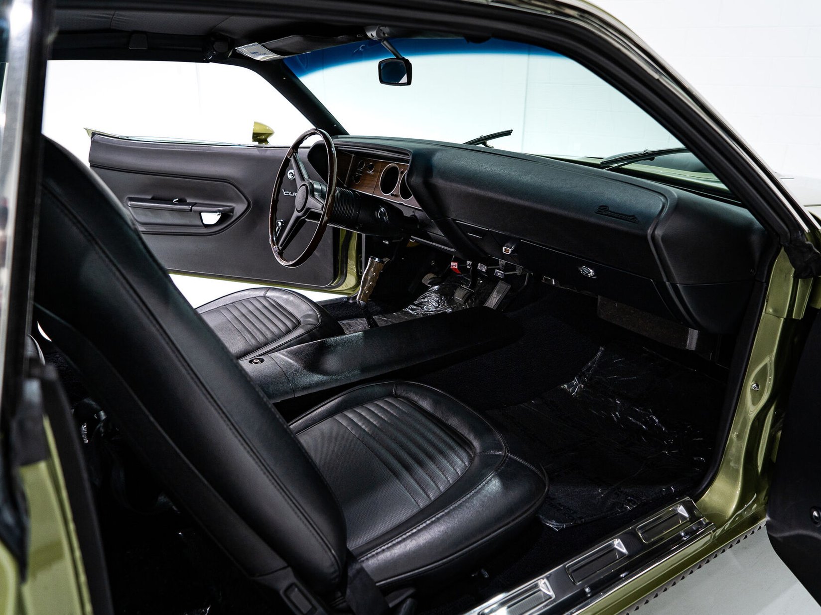 Plymouth HEMI Cuda 1 de 3 Exemplaires Utilisés par la Division Course de Chrysler France **PRIX EN USD** 1970 Vert Montréal - photo #68