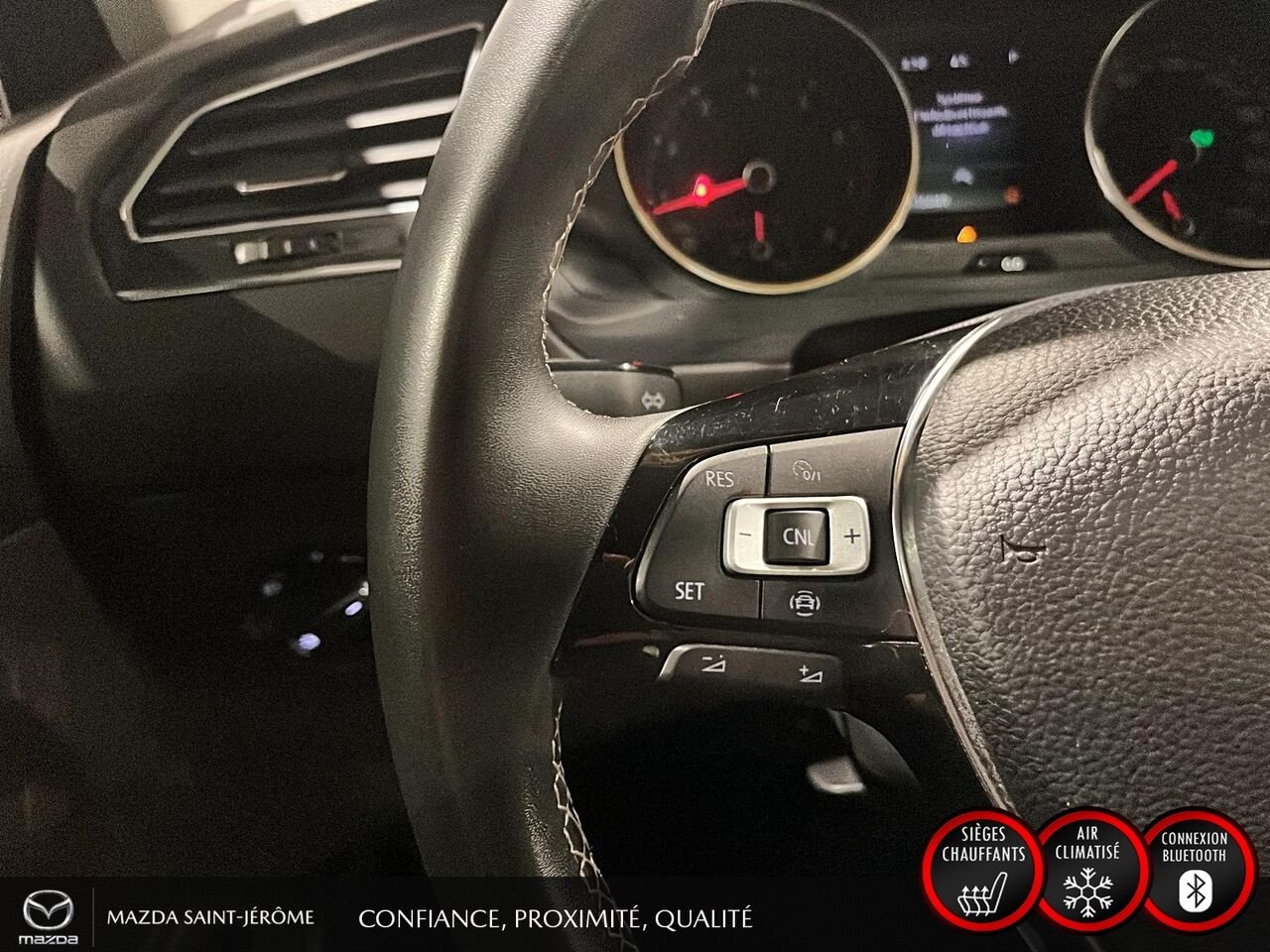 2021 Volkswagen Tiguan Comfortline | TOIT PANORAMIQUE | CUIR | 4MOTION | Grey Saint-Jérôme - photo #14