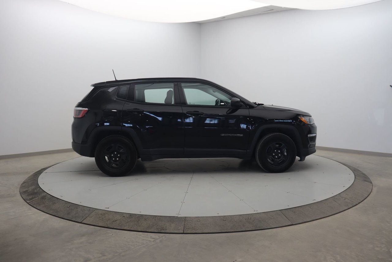 Jeep Compass NIV 3C4NJCAB3LT114859 2020 Noir Baie-Comeau - photo #2