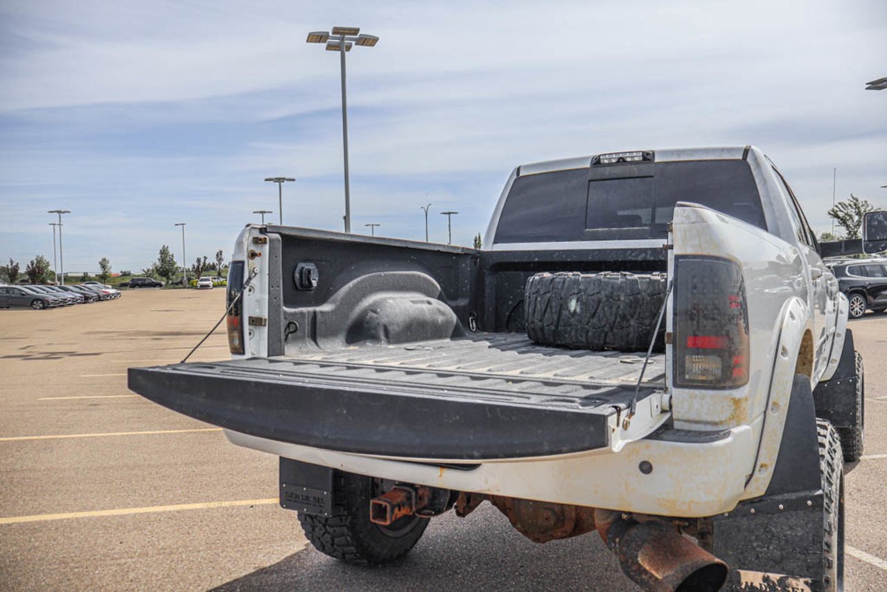 2013 Ram 3500 4WD Crew Cab 149 Laramie White Sherwood Park - photo #7
