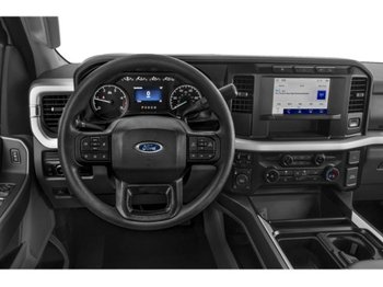 Ford Super Duty F-350 à roues arrière simples XLT