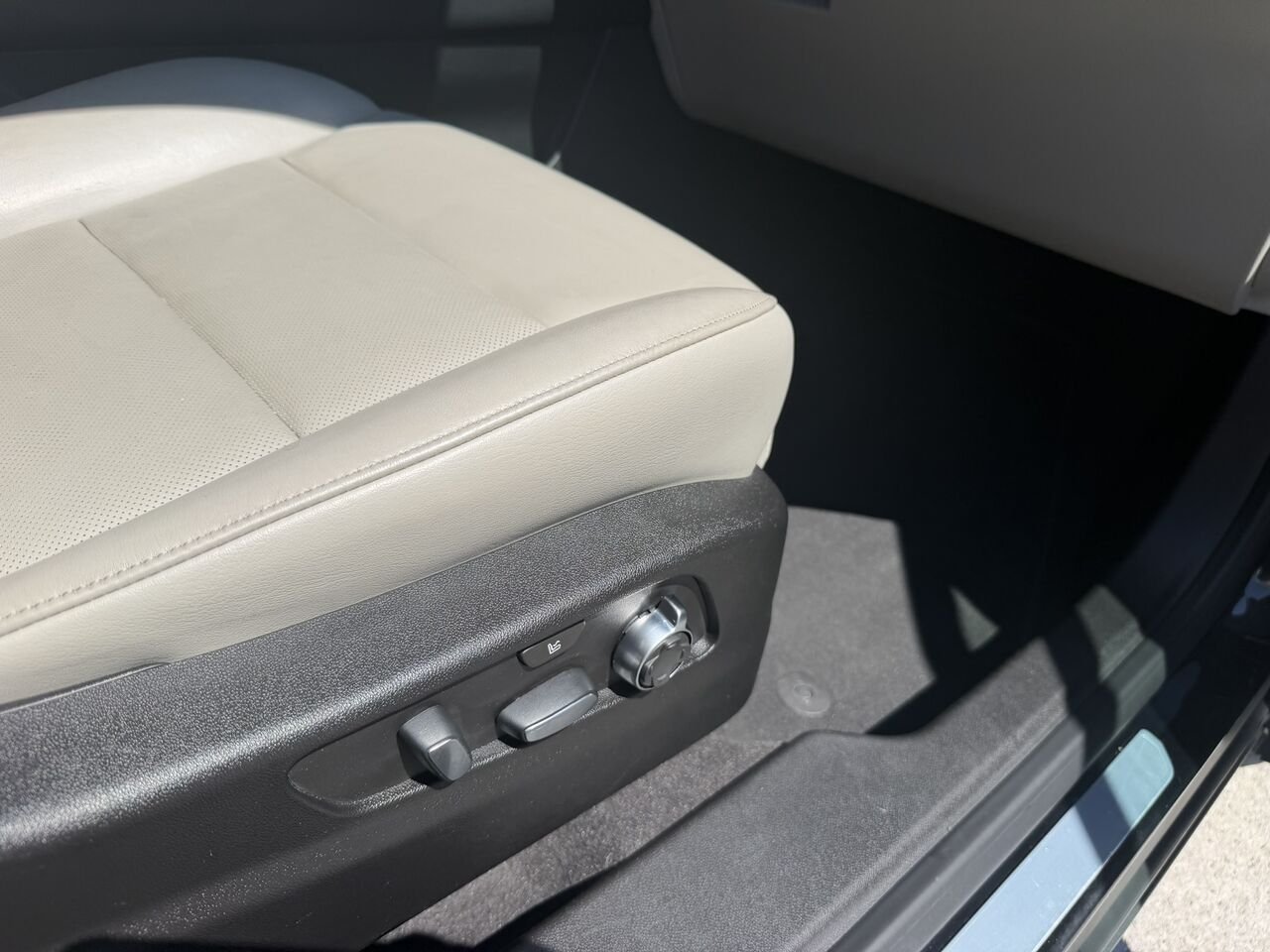 Cadillac XT4 PREMIUM LUXURY AWD 2019 Noir Laval - photo #18