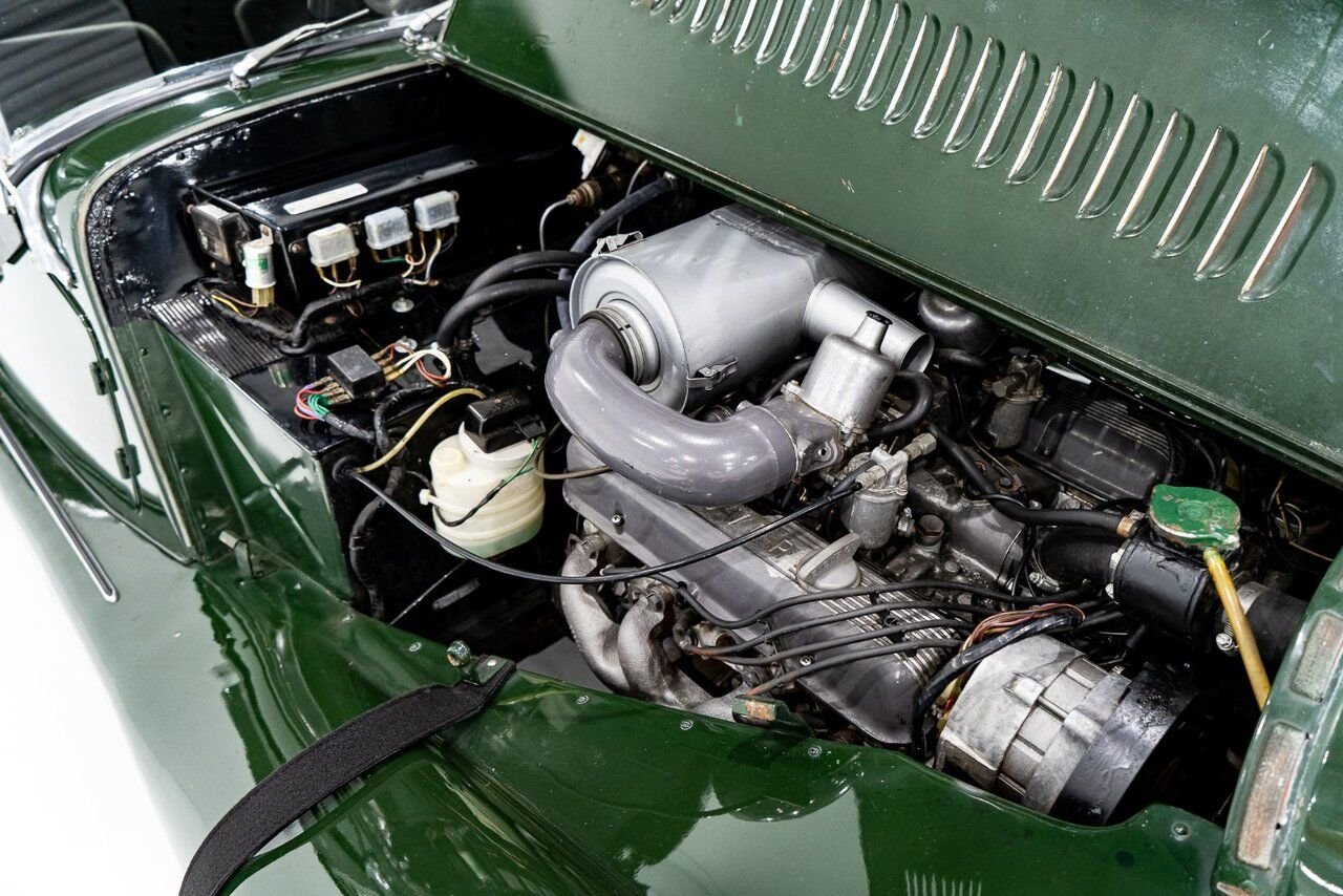 1970 Morgan Plus 8 Unrestored with only 7137km (4435miles) | PRIX EN USD Green Montreal - photo #76