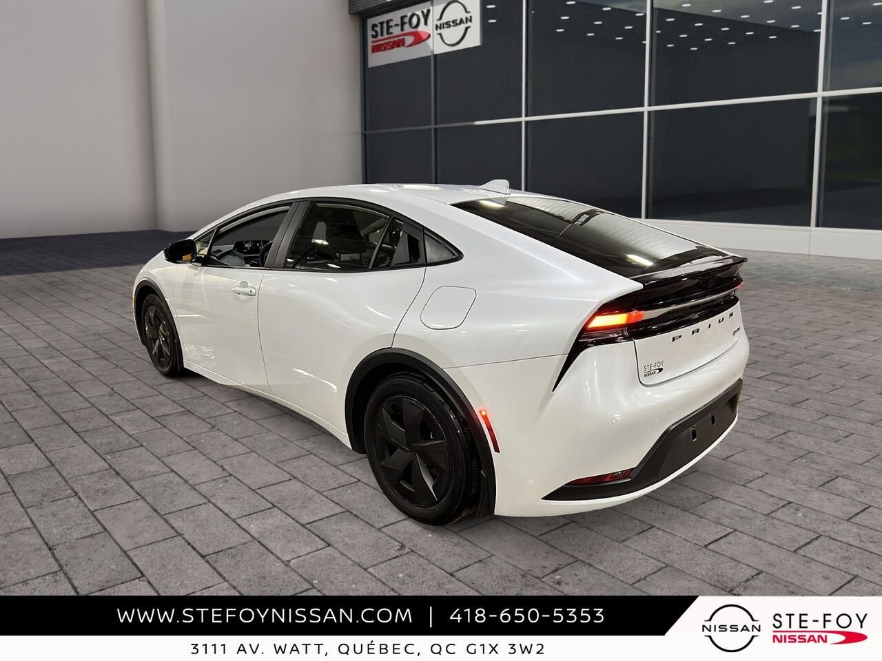 2025 Toyota Prius PLUG-IN hybride SE White Ste-Foy - photo #3