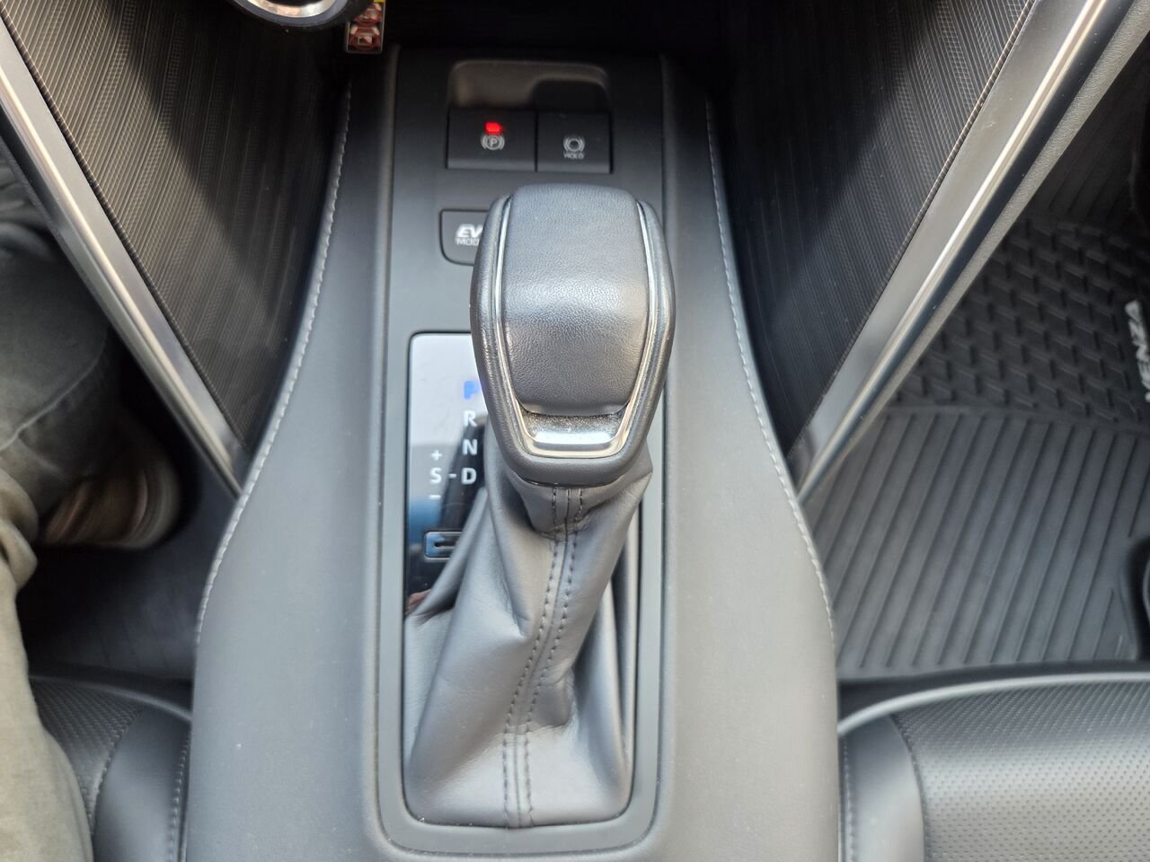 2023 Toyota VENZA Grey Mont-Laurier - photo #21