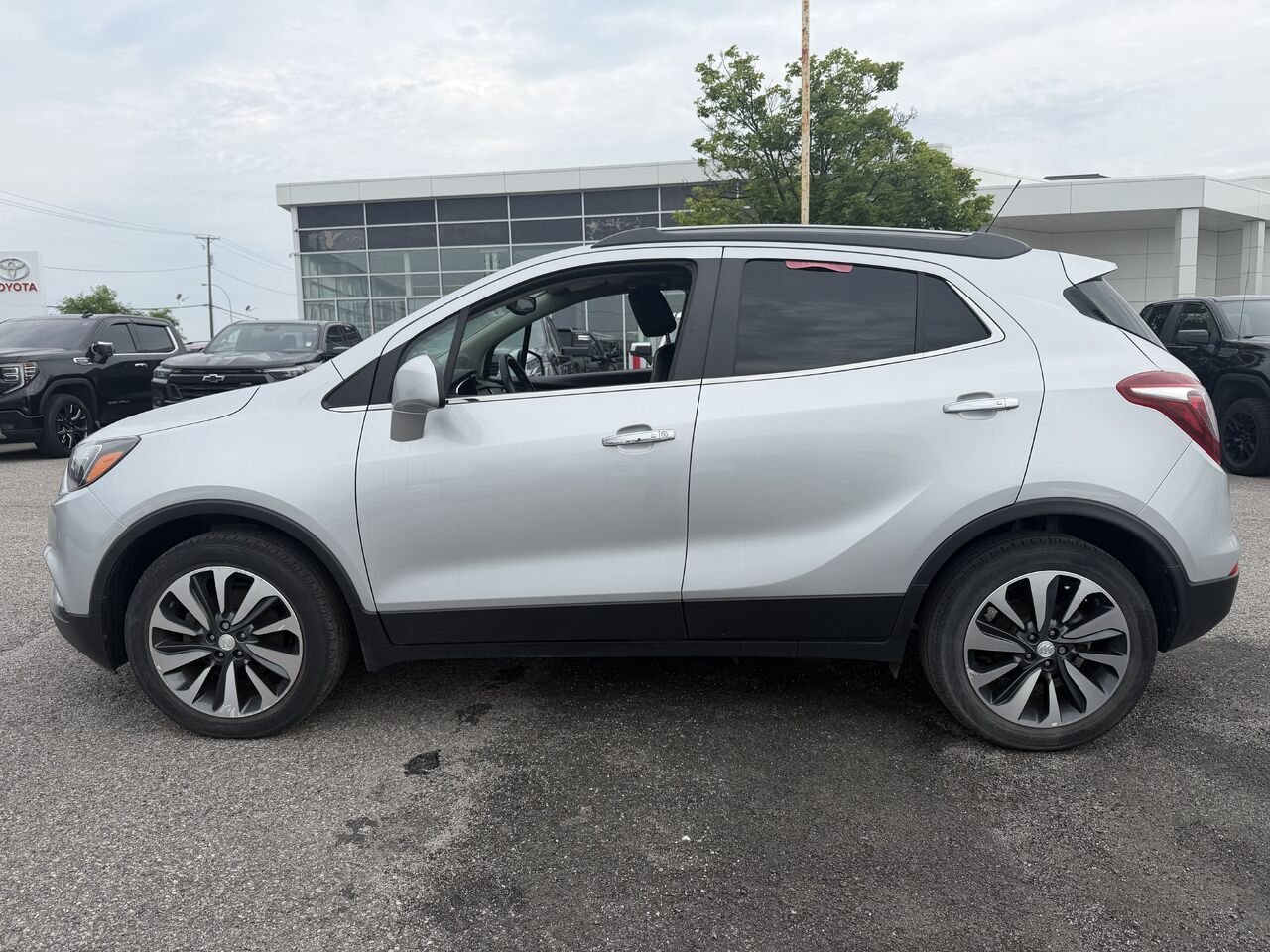 BUICK ENCORE PREFERRED Privilégiée 4 portes TA 2021 Argent Ottawa & Gatineau - photo #8