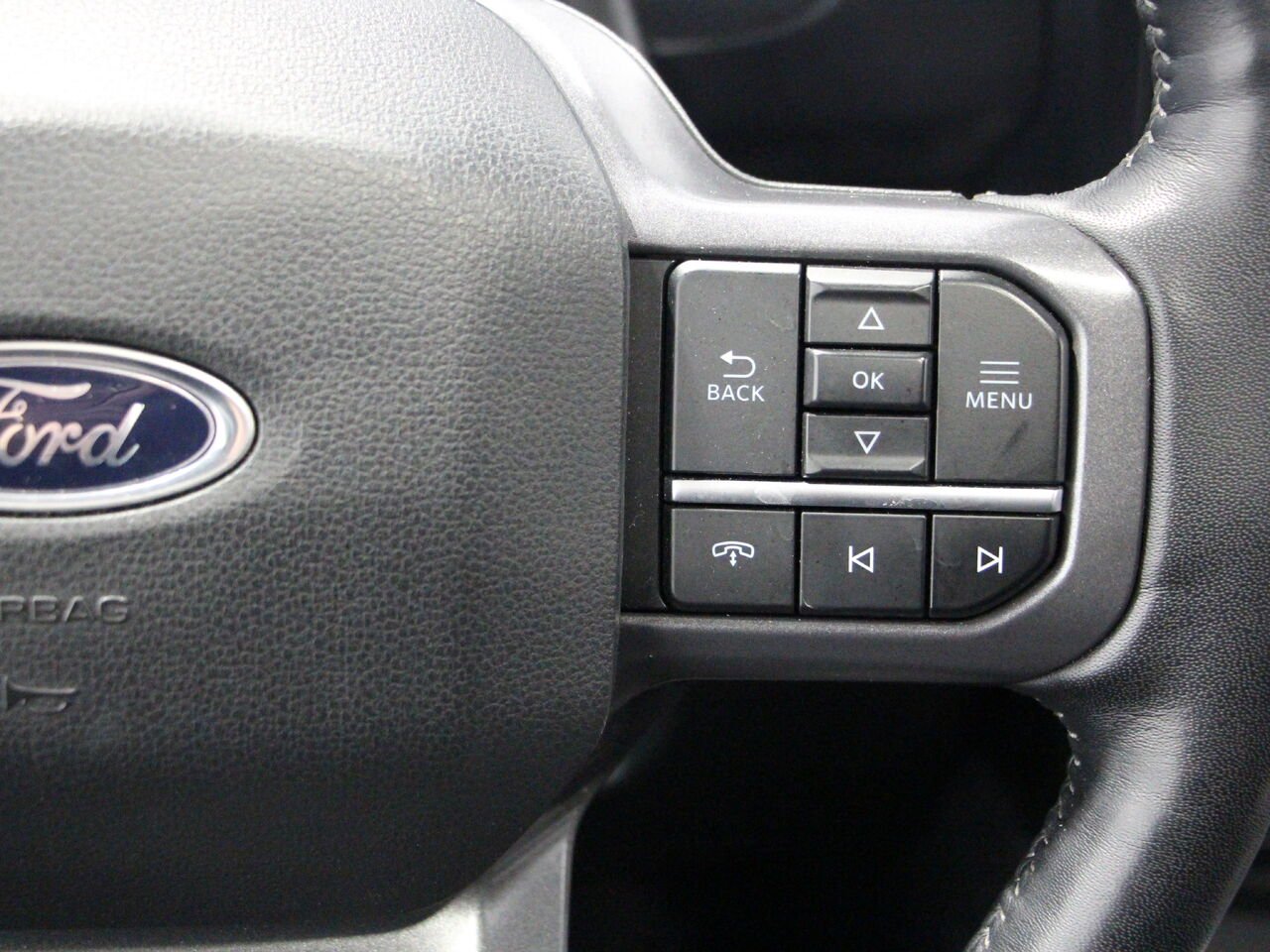 2024 Ford Super Duty F-250 SRW LARIAT F250 LARIAT CREW CAB Black Châteauguay - photo #18