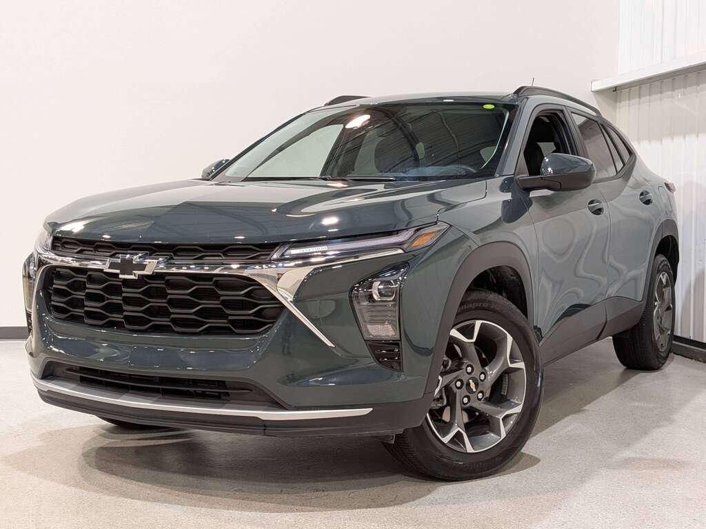 2025 Chevrolet Trax FWD 4dr LT Grey Val-David - photo #0