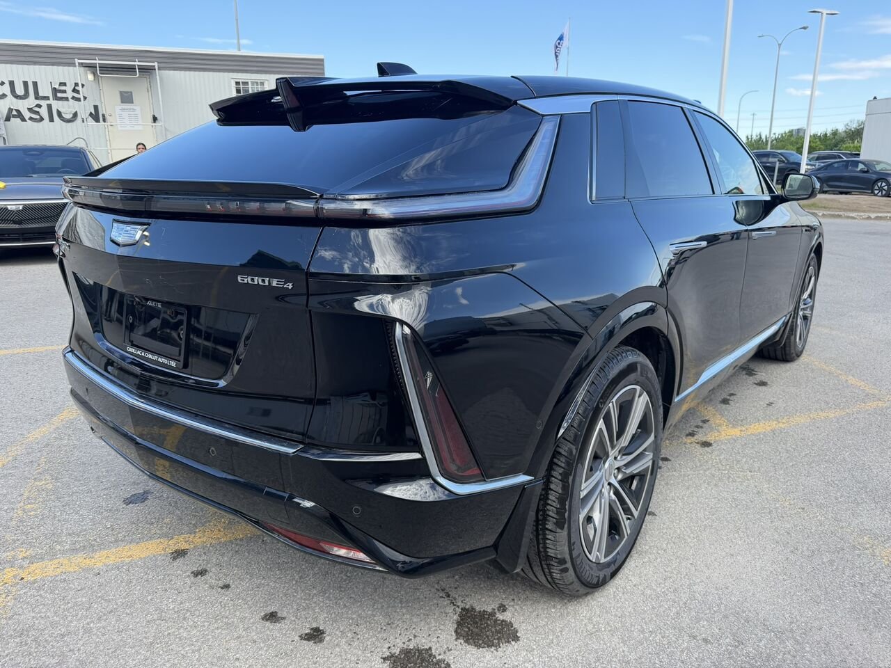 Cadillac LYRIQ LUXURY AWD FINANCEMENT À PARTIR DE 0.99% 2024 Noir Laval - photo #12