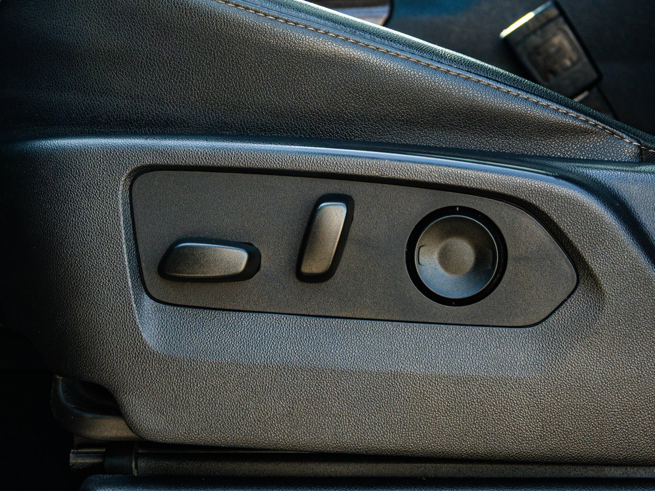 2024 Chevrolet Silverado 1500 4WD Crew Cab 147 LT Trail Boss Grey Sherwood Park - photo #19