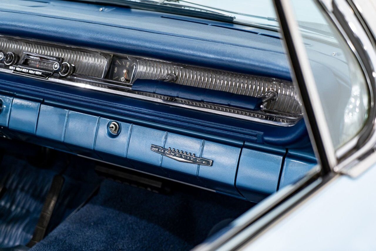 Pontiac Bonneville **PRIX EN USD**C8 Suffix 389cu.in. TriPower 4 Speed 1961 Bleu Montréal - photo #66