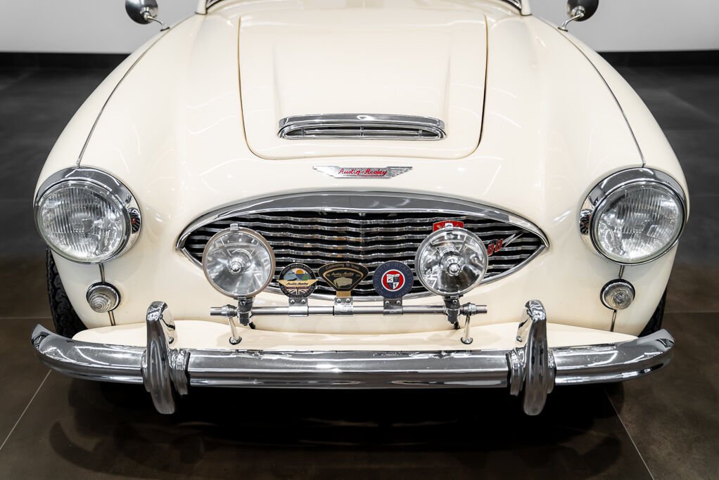 1961 Austin Healey BN7 Mrk 1 White Montreal - photo #2