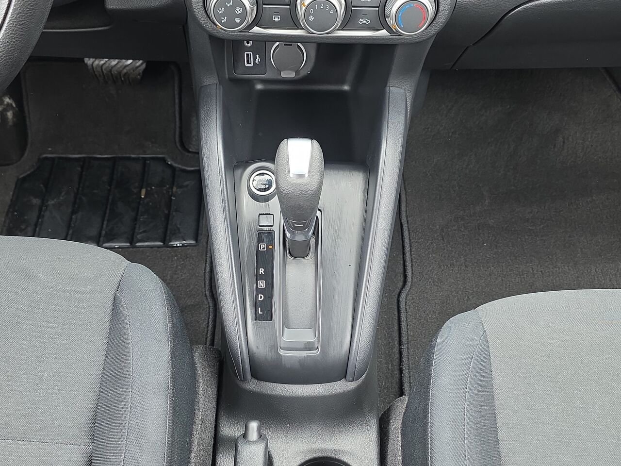 Nissan Kicks S TA, commande audio au volant, bluetooth 2024 Blanc Val-David - photo #11