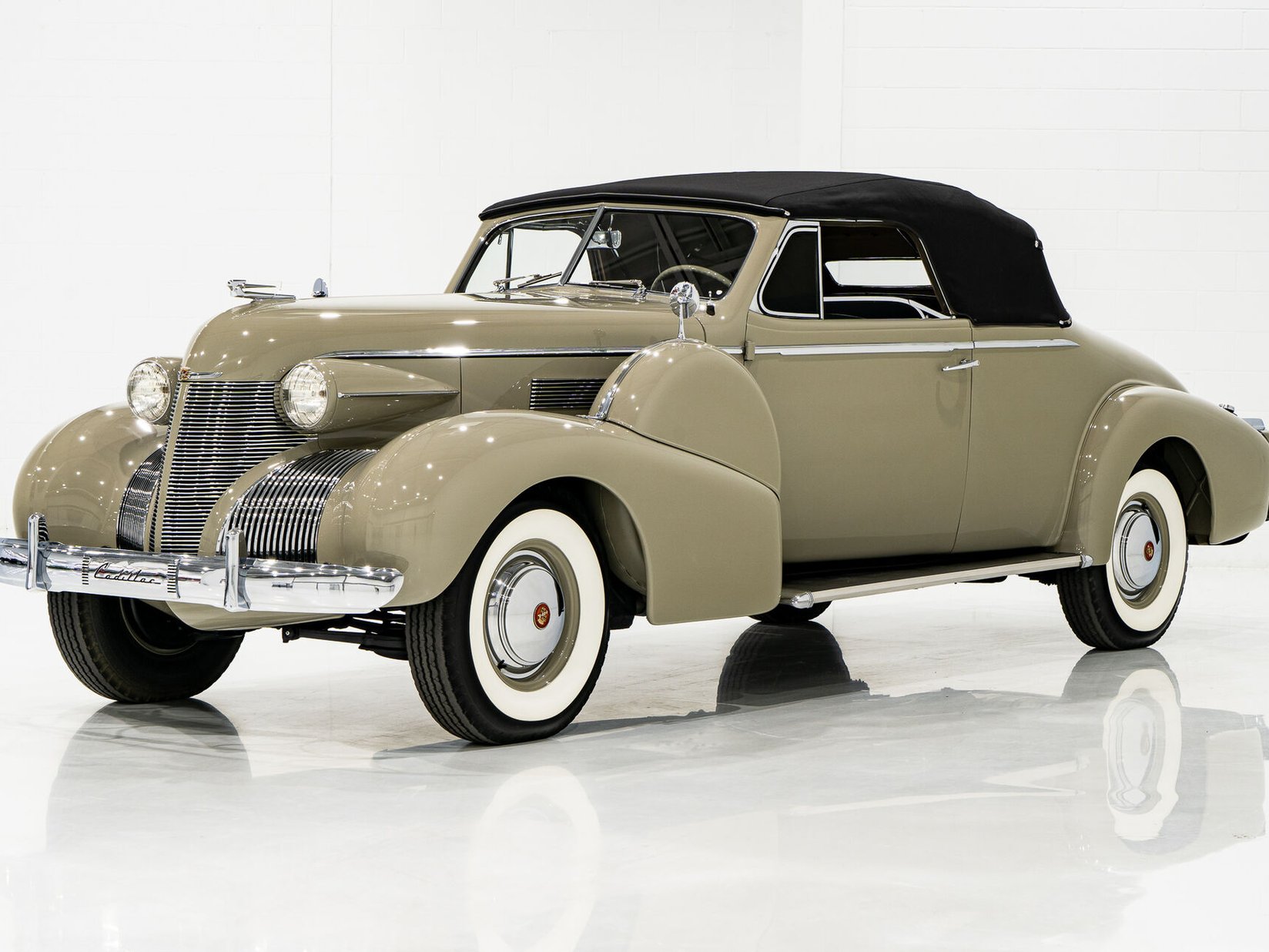 Cadillac Series 75 1 of 27 built. Former CCCA National first prize winner *PRICE IN USD* 1939 Brun Montréal - photo #35