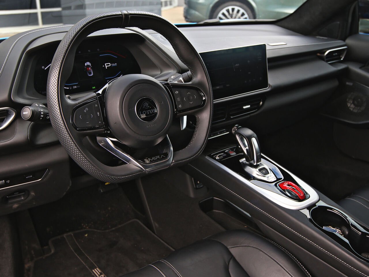 2024 Lotus Emira Blue Québec - photo #11