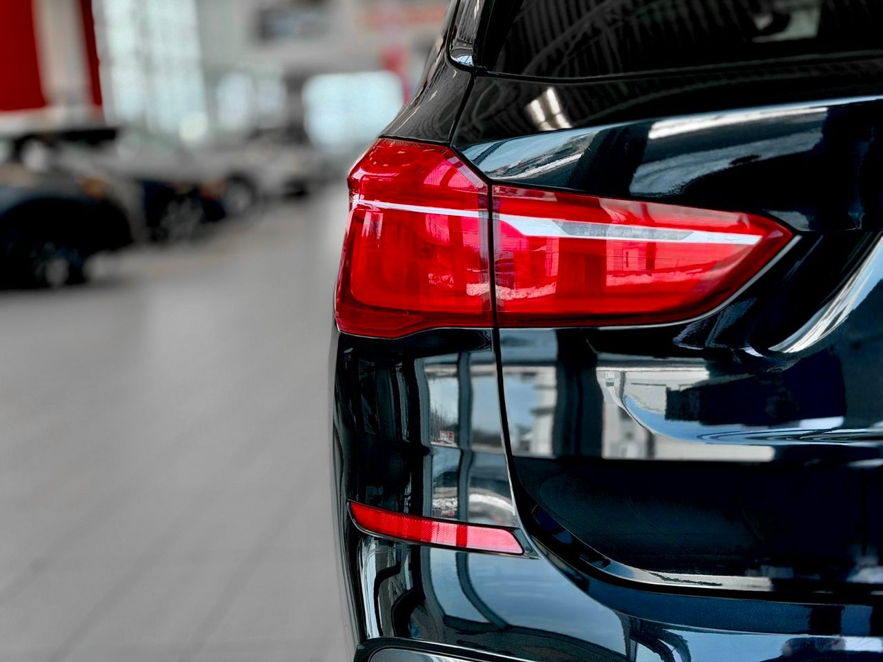 BMW X1 2017 Noir Notre-Dame-des-Prairies - photo #9
