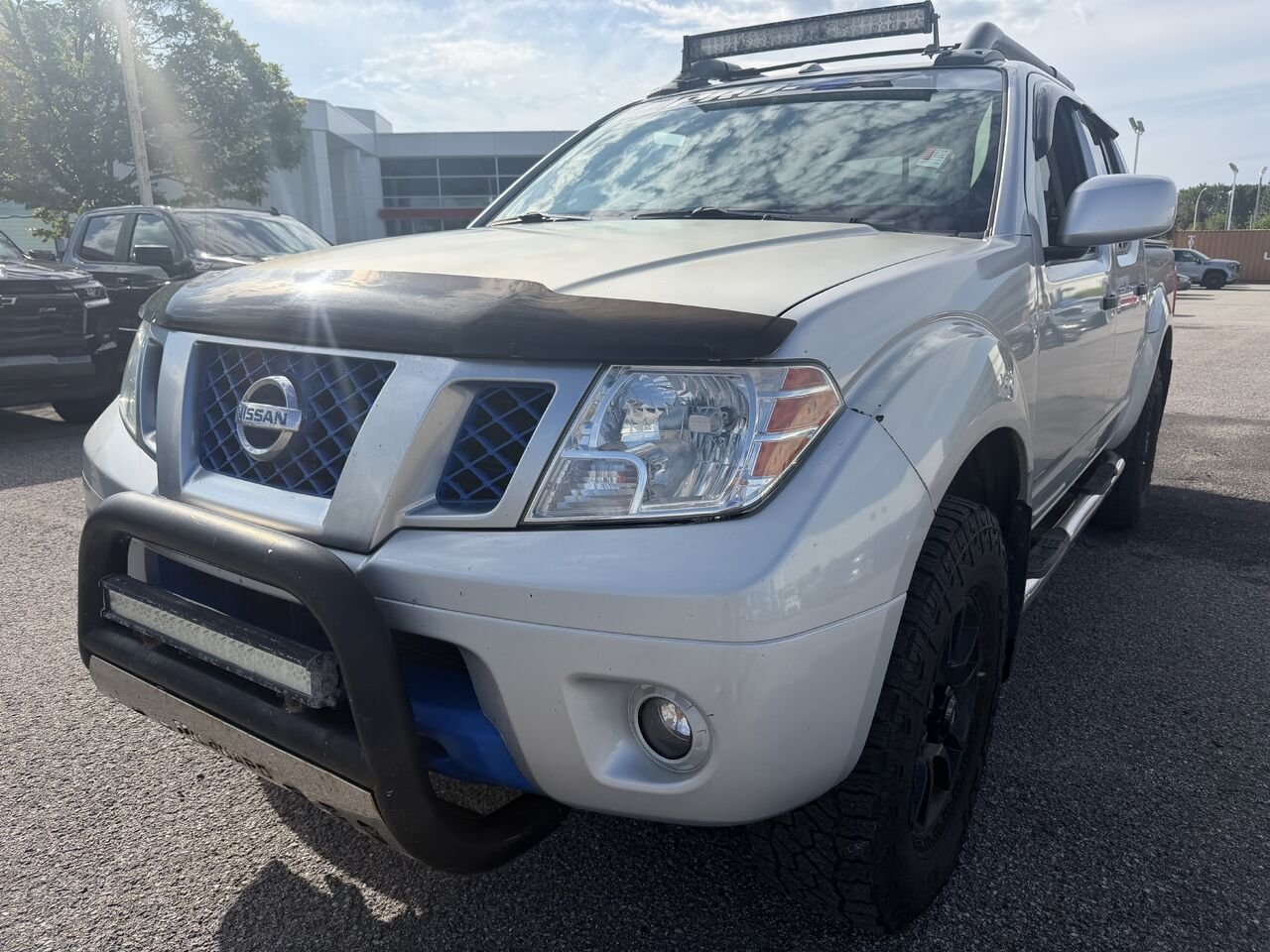 NISSAN FRONTIER PRO-4X SV cabine double 4x4 caisse longue BA 2018 Gris Ottawa & Gatineau - photo #0