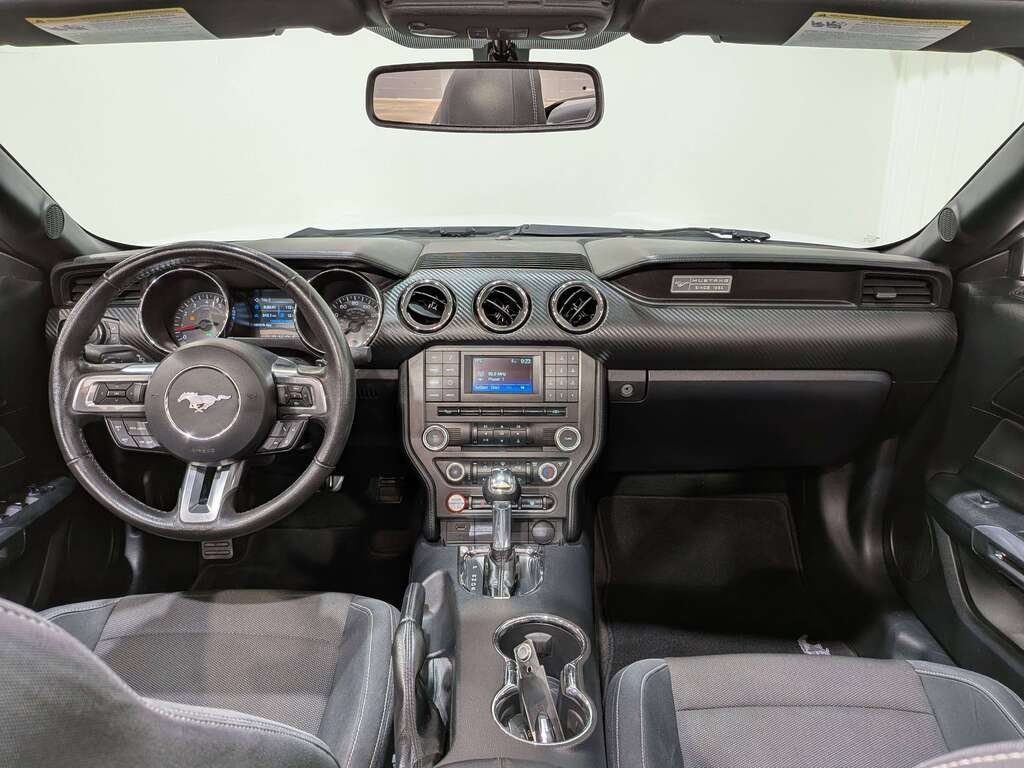 2015 Ford Mustang 2dr Conv V6 White Val-David - photo #13