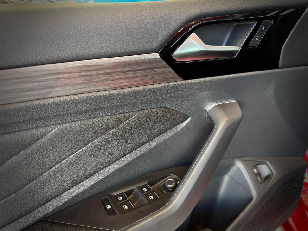 2024 Volkswagen Jetta Red Notre-Dame-des-Prairies - photo #22