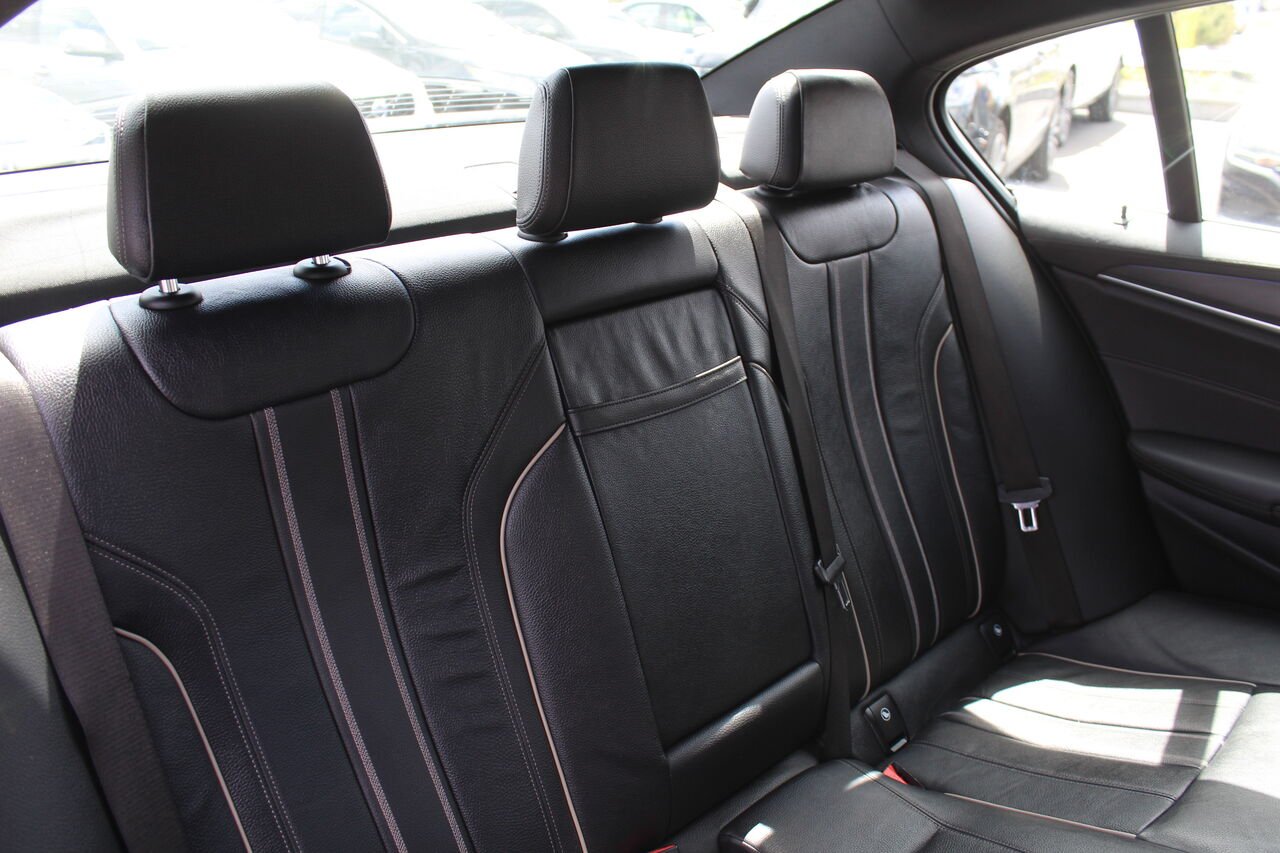 2021 BMW 5 Series VIN: WBA13BJ06MCG37906 White Sainte-Rose - photo #9