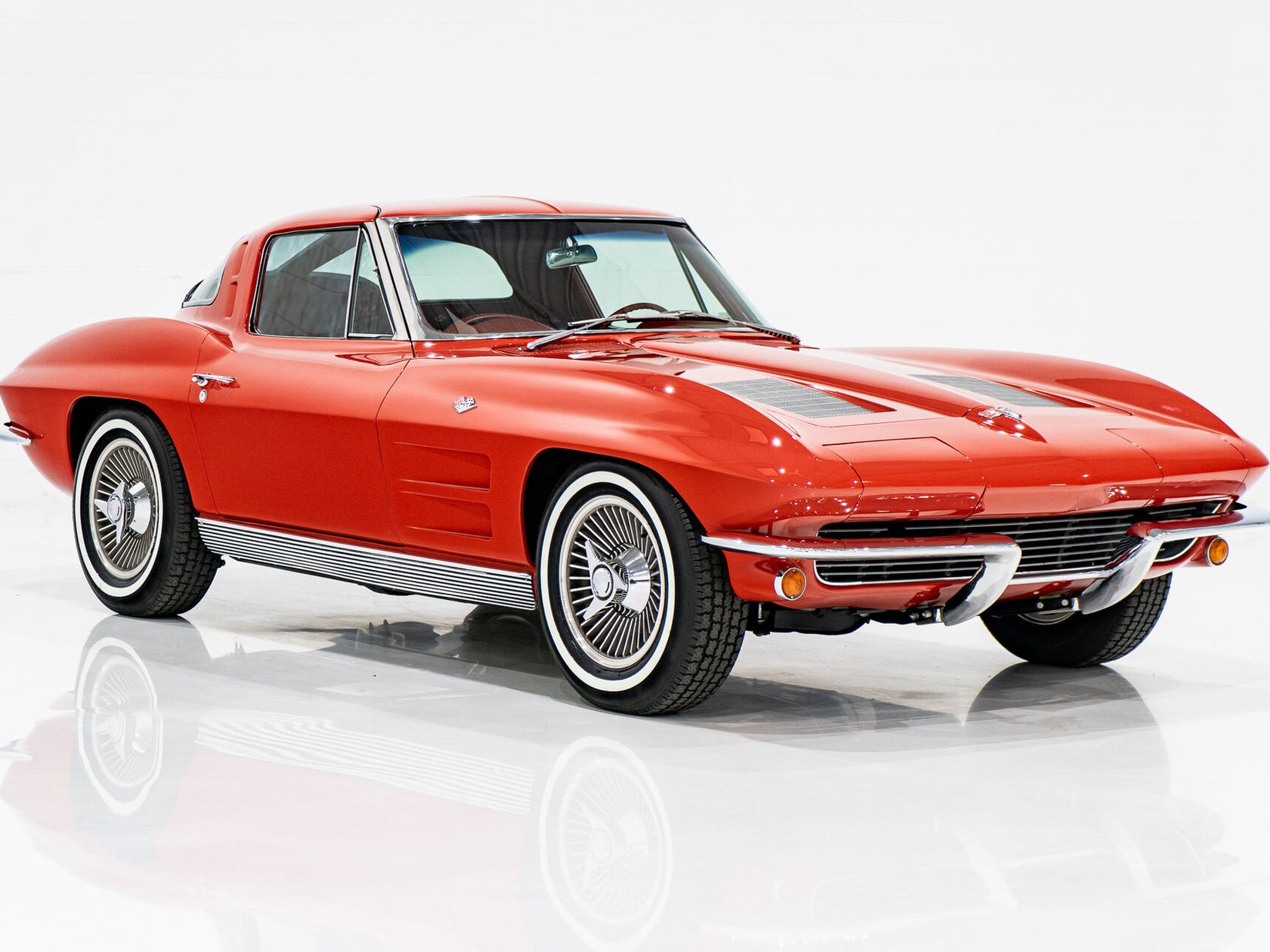 Chevrolet Corvette Split window matching# 327 Factory A/C | PRICE IN USD 1963 Rouge Montréal - photo #29