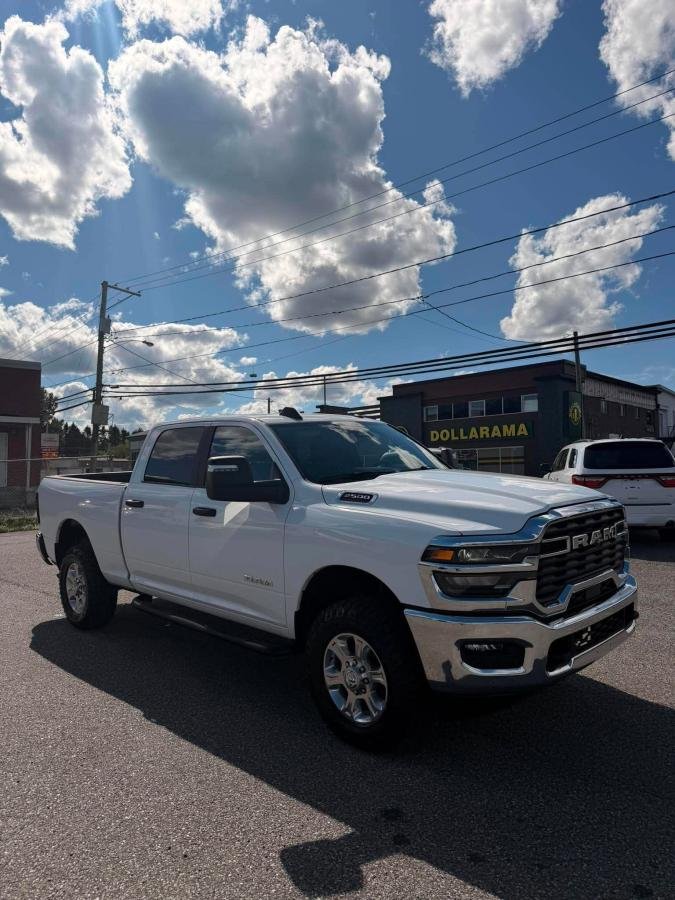 RAM 2500 2025 Blanc Lac Mégantic - photo #4