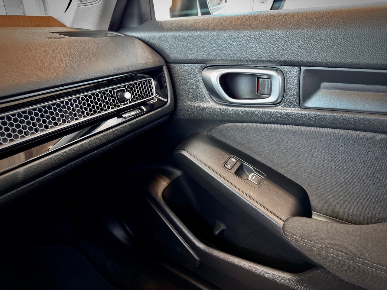Honda Civic Sedan 2023 Blanc Notre-Dame-des-Prairies - photo #27