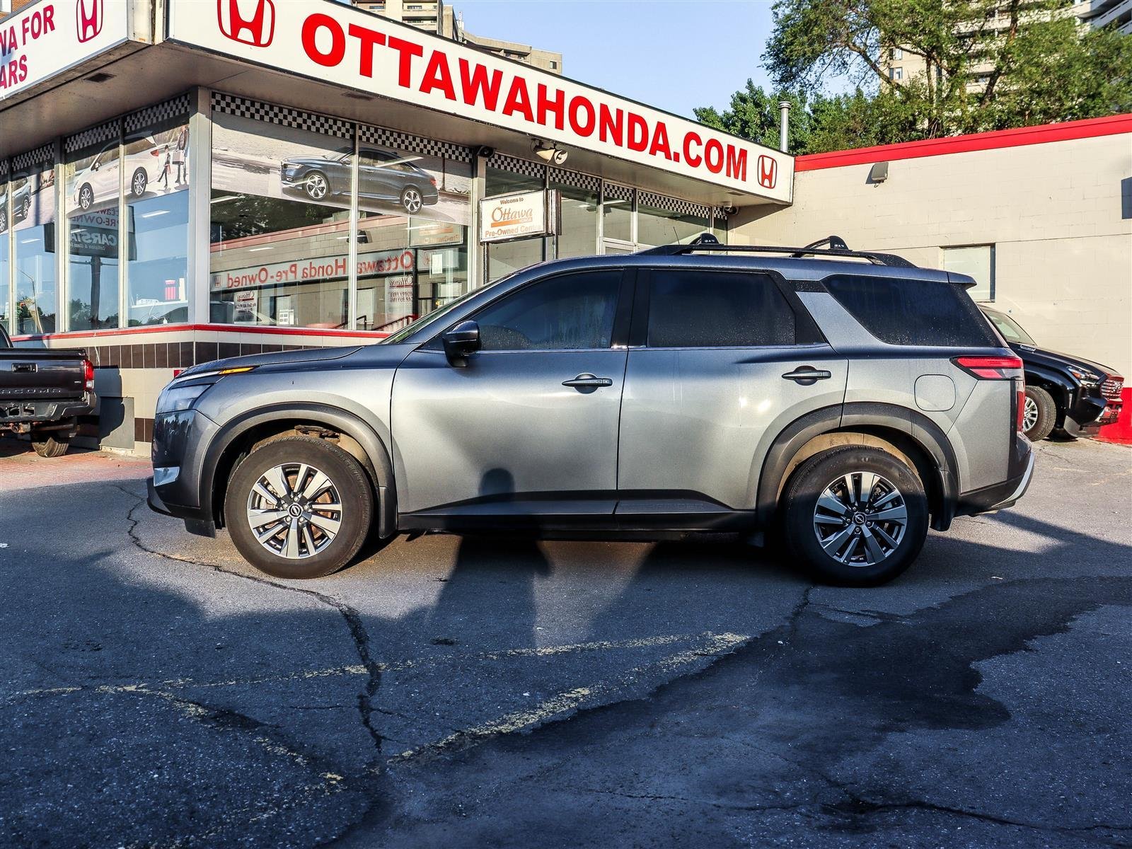 Nissan Pathfinder 2025 Grey Ottawa & Gatineau - photo #4