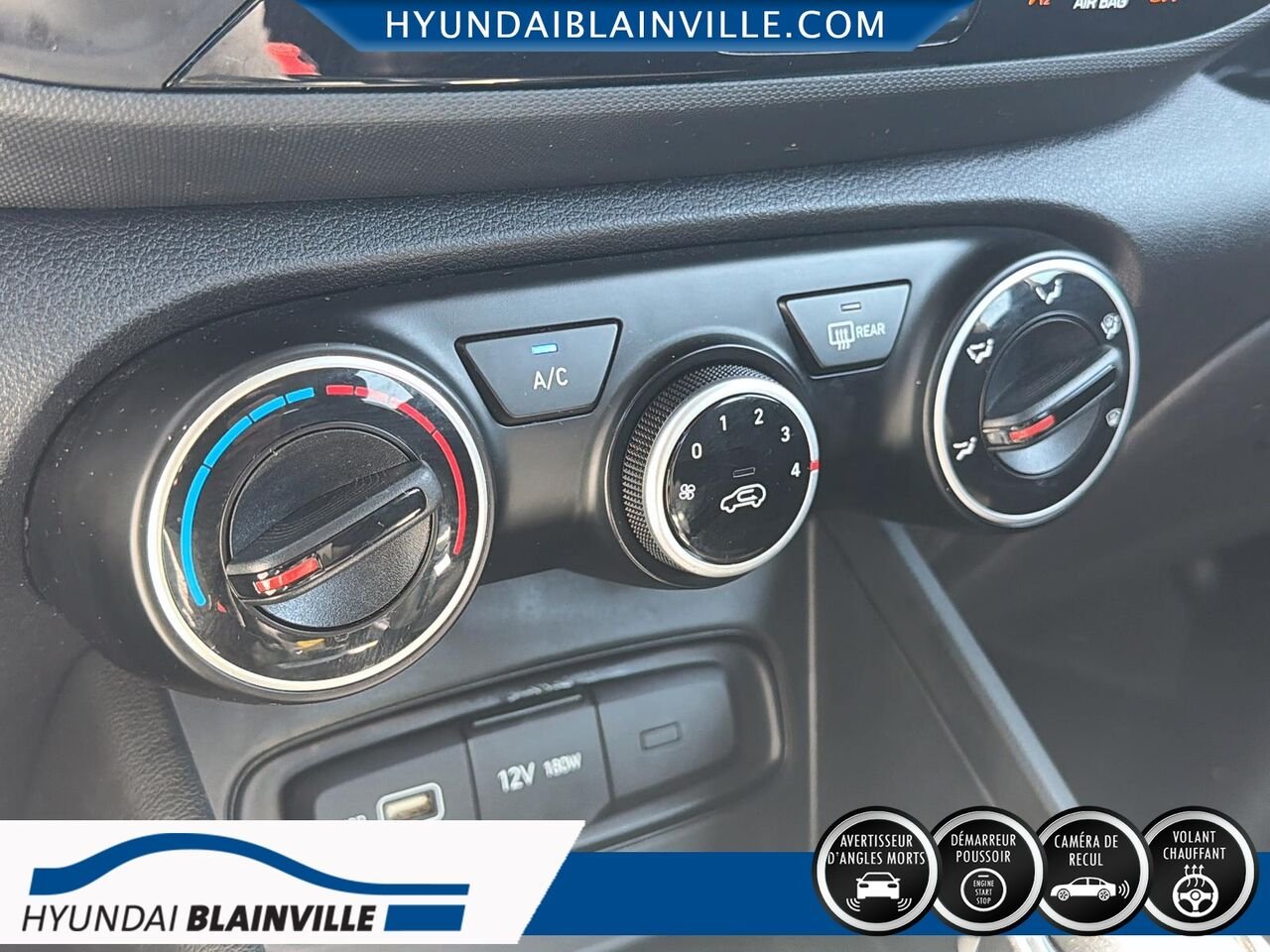 Hyundai Venue 2022 Blanc Blainville - photo #17