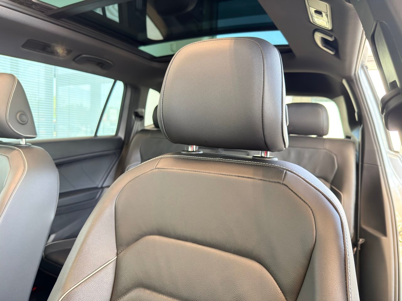 2021 Volkswagen Tiguan Silver Notre-Dame-des-Prairies - photo #5