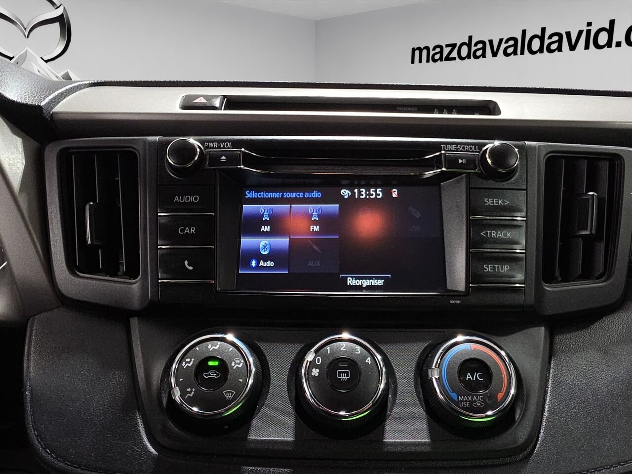 2017 Toyota RAV4 Traction intégrale 4 portes LE, caméra de recul, sièges chauffant, commande audio au volant Grey Val-David - photo #10