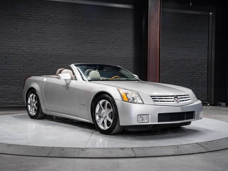 2005 Cadillac XLR 2005 Silver
