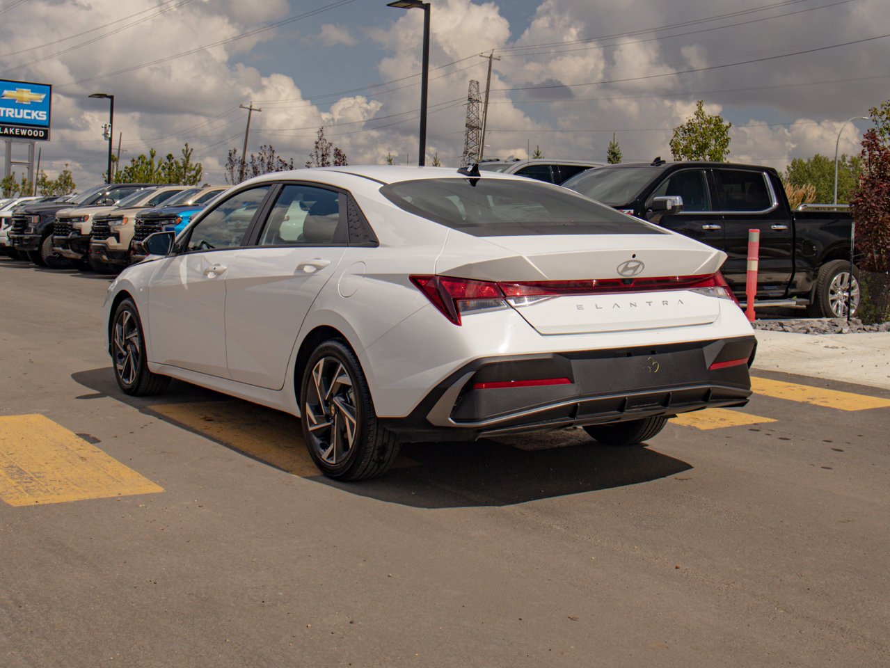 2026 Hyundai Elantra Preferred IVT White Sherwood Park - photo #7