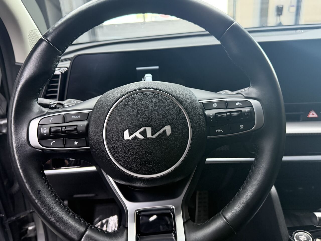 2024 Kia Sportage Grey Blainville - photo #24