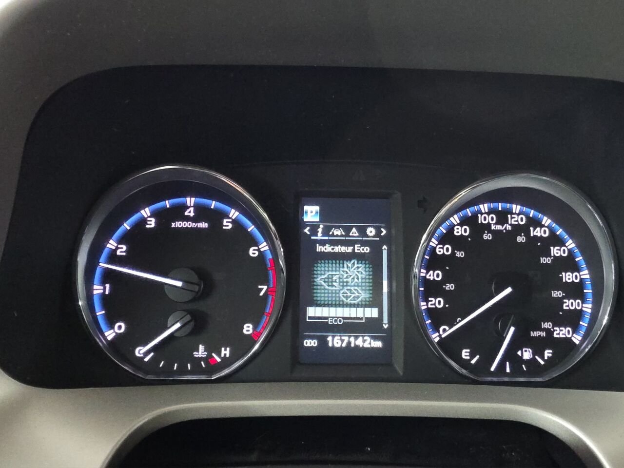 2017 Toyota RAV4 Traction intégrale 4 portes LE, caméra de recul, sièges chauffant, commande audio au volant Grey Val-David - photo #9