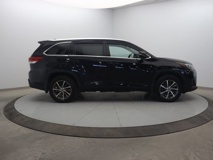 2017 Toyota Highlander 2017 Black