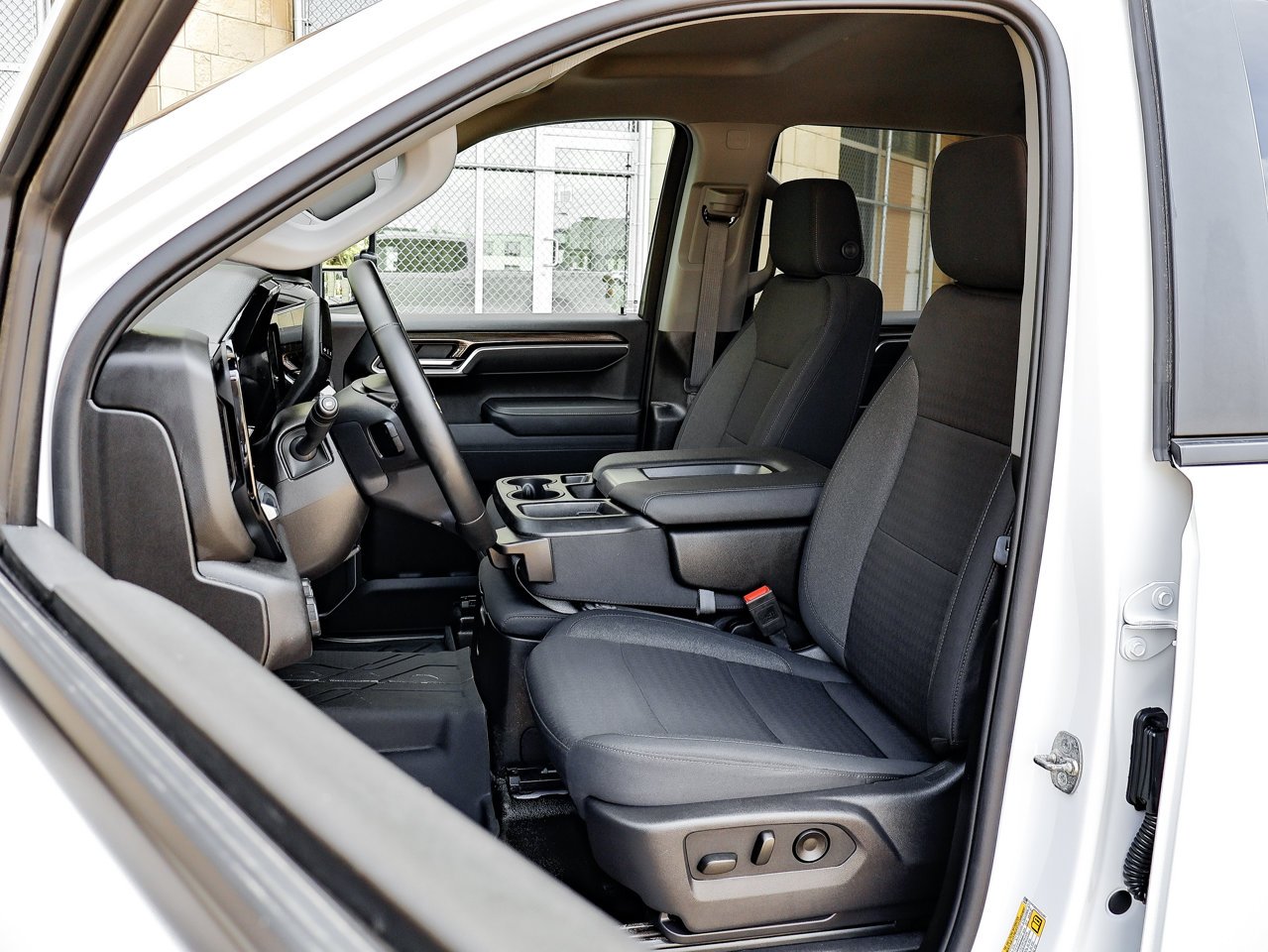 2025 Chevrolet Silverado 1500 4WD Crew Cab 147 LT White Sherwood Park - photo #15