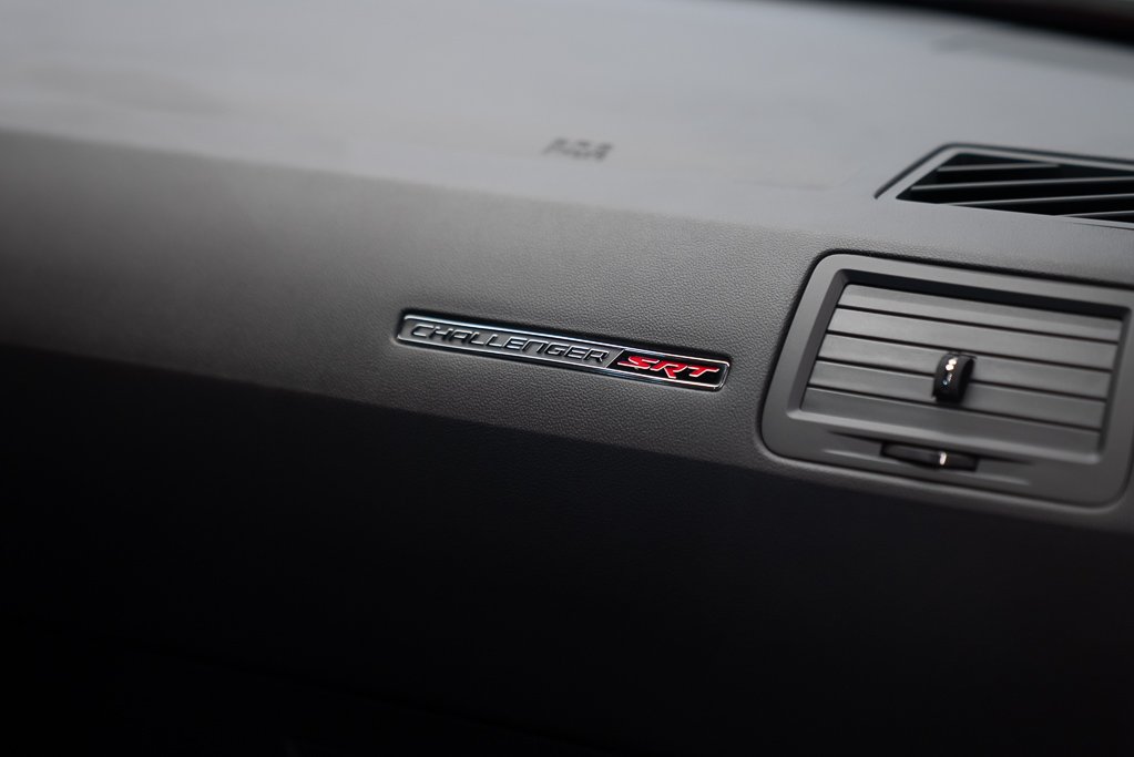 2010 Dodge Challenger Coupé 2 portes SRT8 MANUAL *PRICE IN USD* Red Kirkland - photo #40