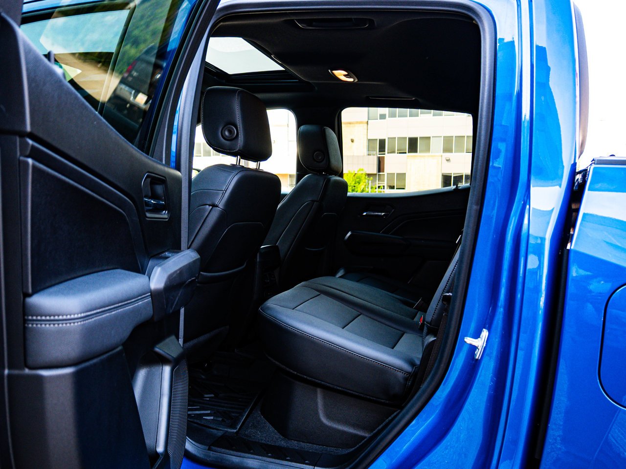 2024 Chevrolet Colorado 4WD Crew Cab LT Blue Sherwood Park - photo #29