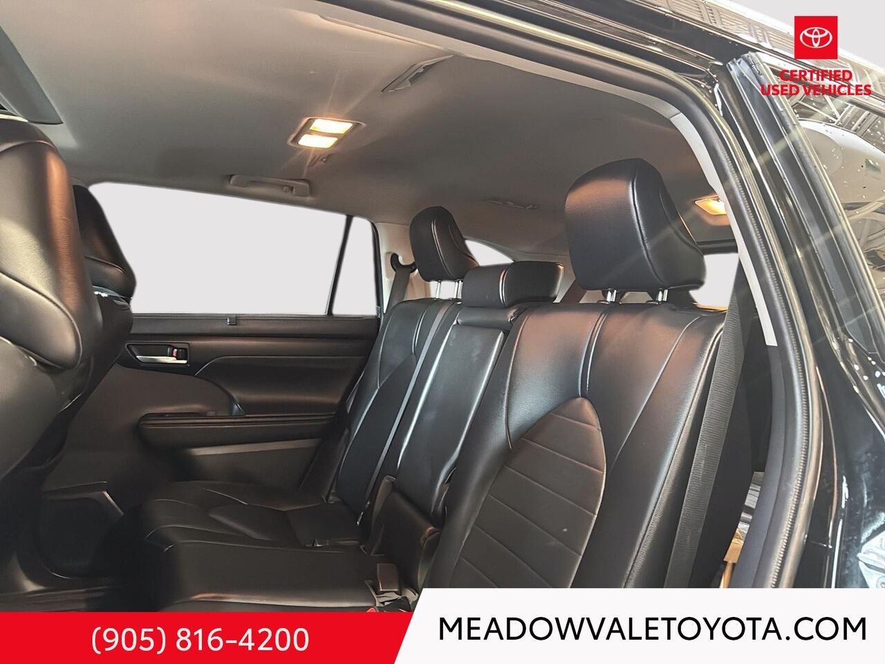 2021 Toyota Highlander One Owner, Clean Car Fax, Power Sunroof, Power Trunk, Power Seat, SofTex Leather Midnight Black Metallic Mississauga - photo #19