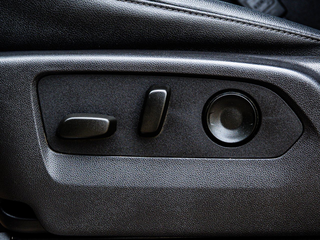 2024 Chevrolet Silverado 1500 4WD Crew Cab 147 LT Trail Boss Black Sherwood Park - photo #18