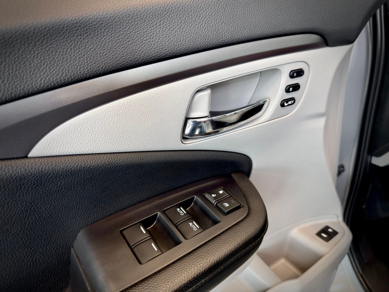2019 Honda Pilot Silver Notre-Dame-des-Prairies - photo #34