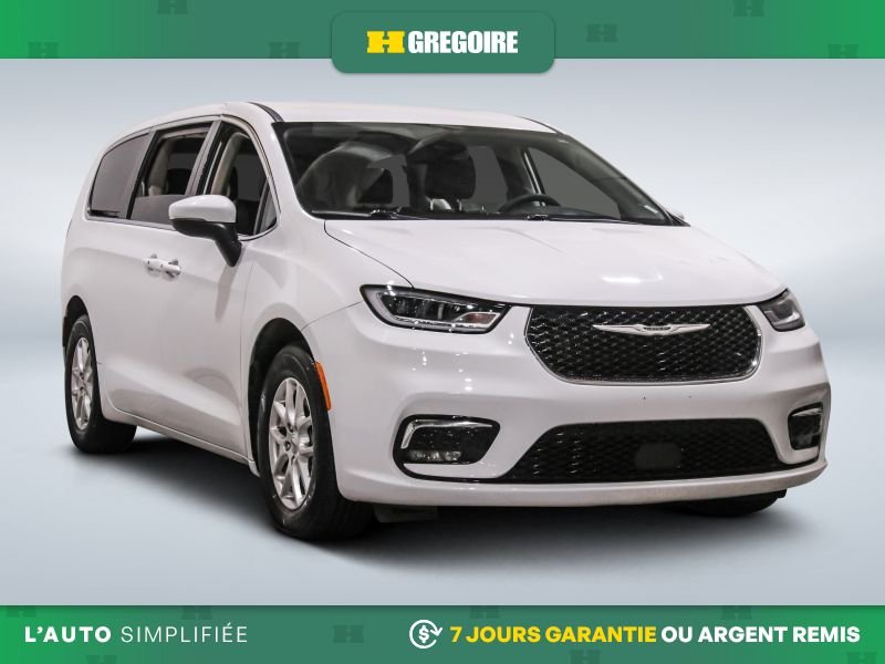 Chrysler Pacifica 2023 Blanc Laval - photo #0