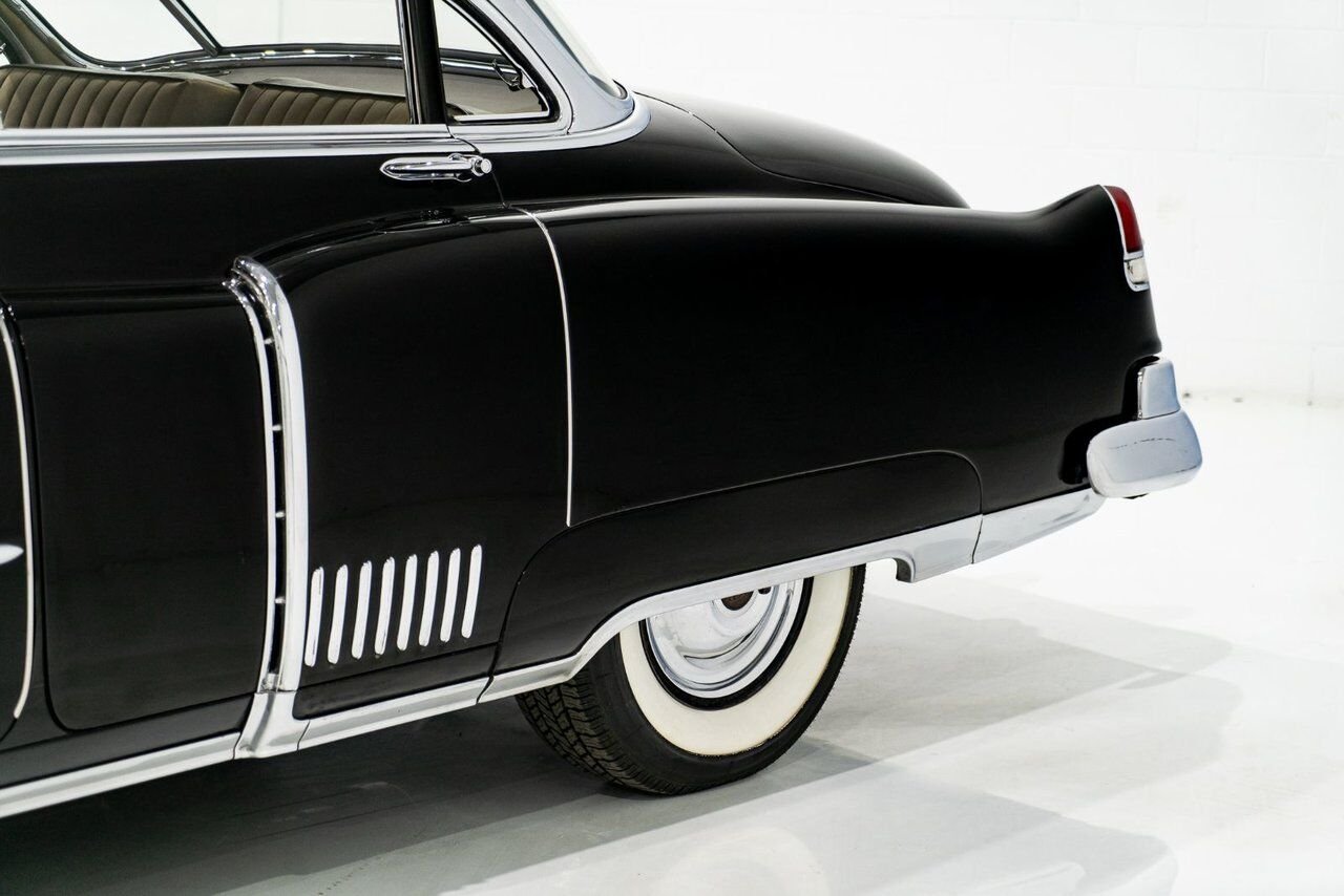 Cadillac Fleetwood Unrestored factory black paint **PRICE IN USD** 1951 Noir Montréal - photo #36