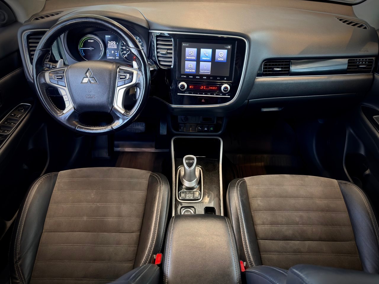 Mitsubishi Outlander PHEV 2020 Noir Notre-Dame-des-Prairies - photo #25
