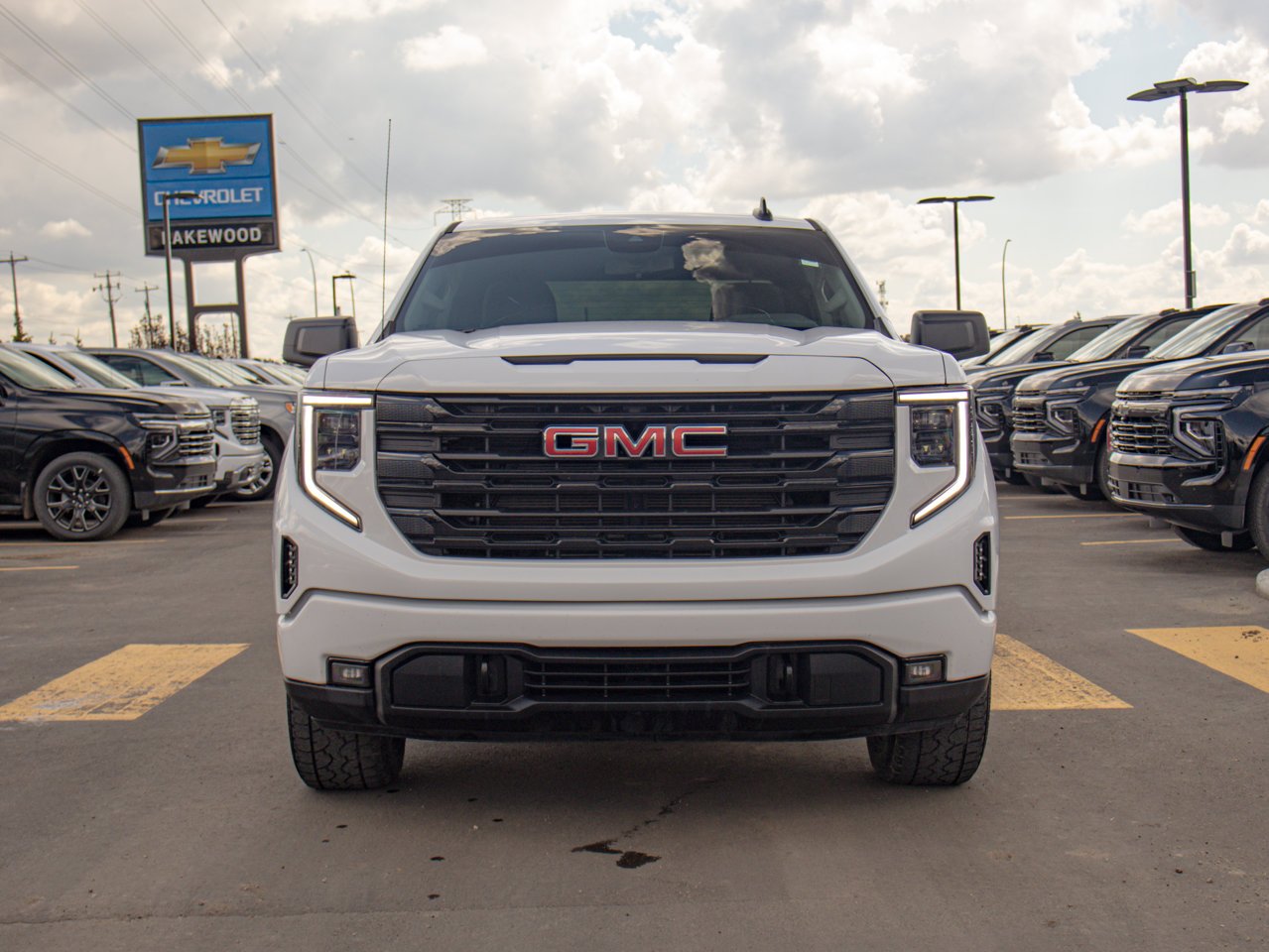 2024 GMC Sierra 1500 4WD Crew Cab 157 Elevation White Sherwood Park - photo #2