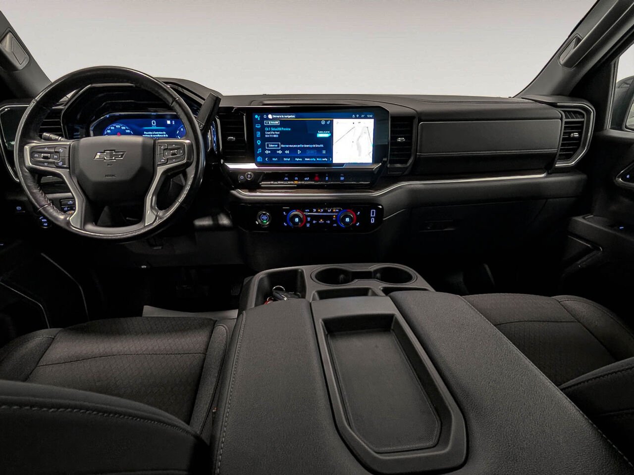 2022 CHEVROLET Silverado 1500 RST 4WD Crew Cab Moteur V8 5.3L 6 Places Black Sherbrooke - photo #7