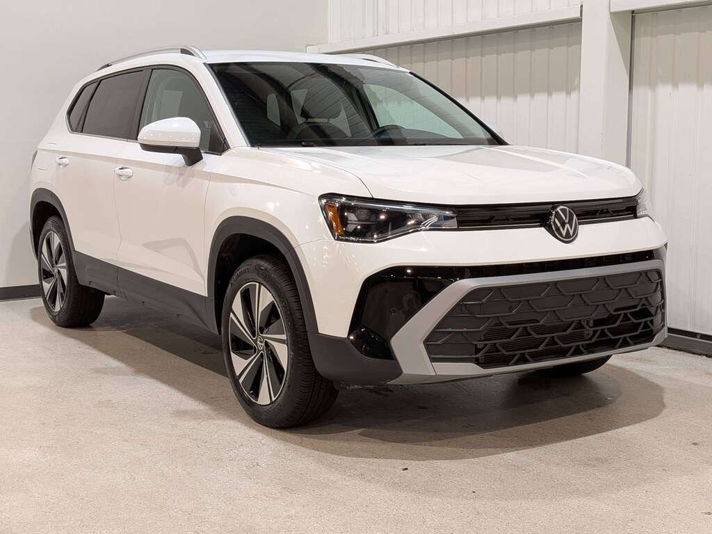 2026 Volkswagen Taos Comfortline 4MOTION White Val-David - photo #2