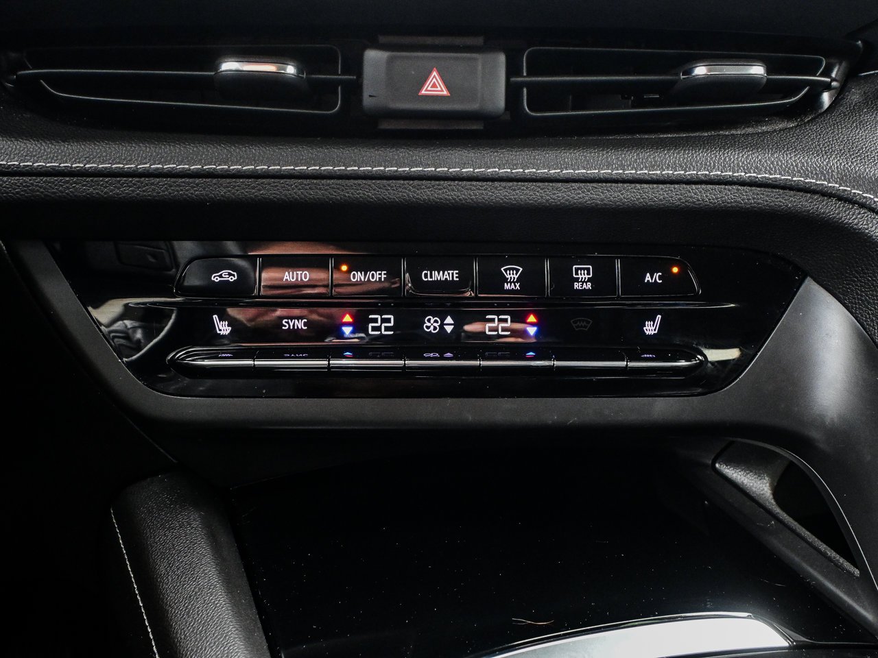 2022 Buick Envision AWD 4dr Essence Blue Sherwood Park - photo #27